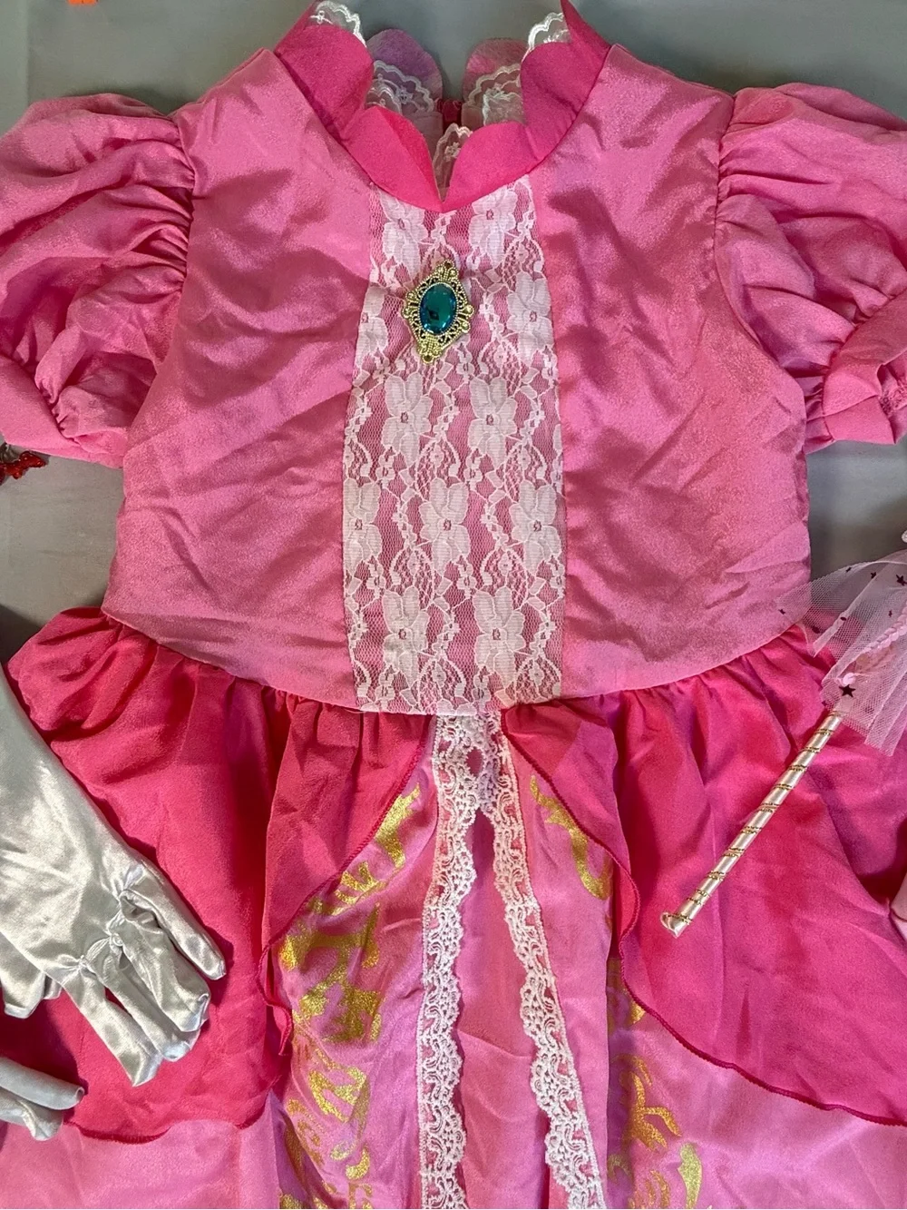 Super Mario princess peach costume with accessories size 10-12